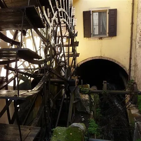 Corte La Guarnigione *